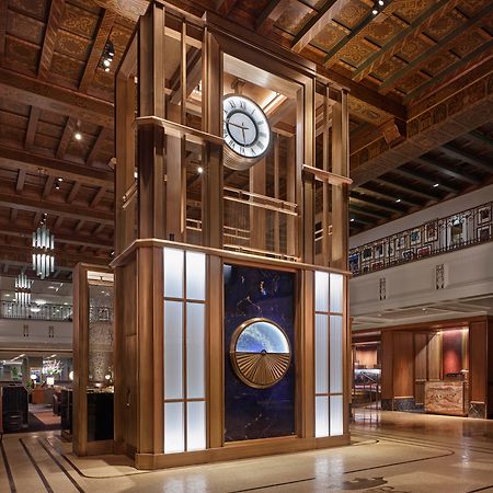 Fairmont Royal York Hotel Τορόντο Εξωτερικό φωτογραφία The clock tower in the lobby