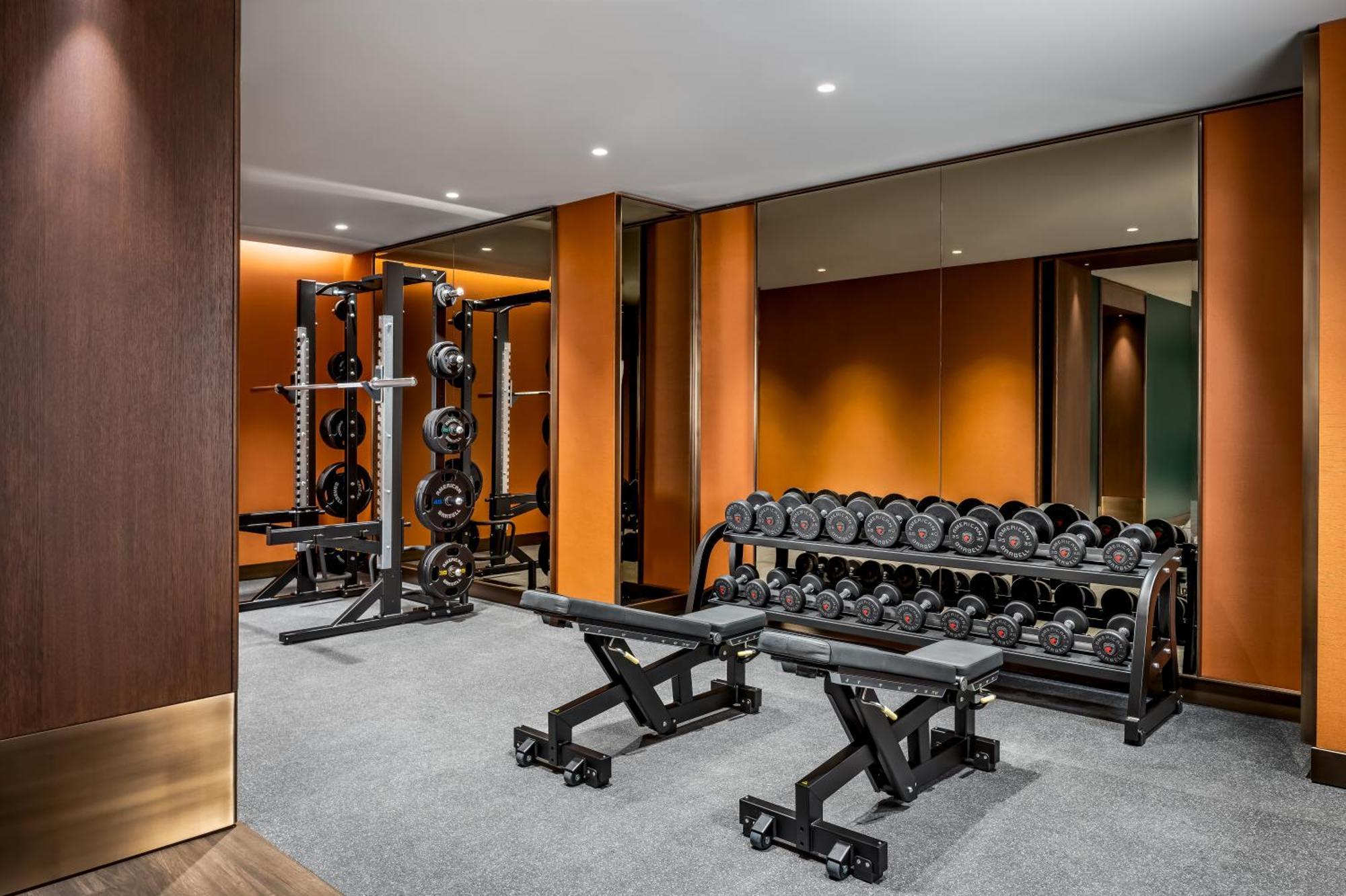 Fairmont Royal York Hotel Τορόντο Εξωτερικό φωτογραφία The gym at the Mandarin Oriental